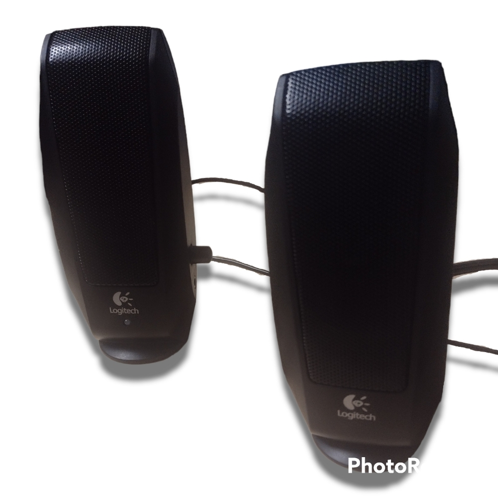 EUC Set of Logitech S-120 Black Wired Computer Speakers - Picture 6 of 7
